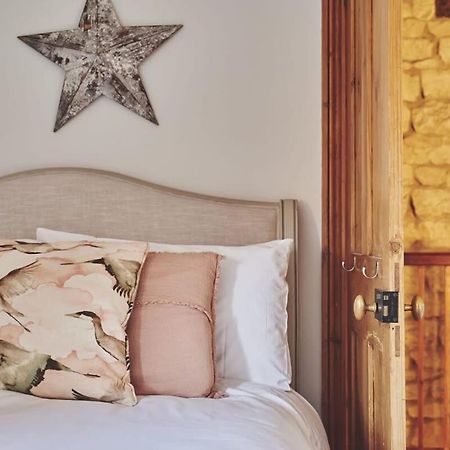 Large Stylish Luxury Cotswold Cottage - Ideal For Families, W/ Ev Charging Andoversford Zewnętrze zdjęcie