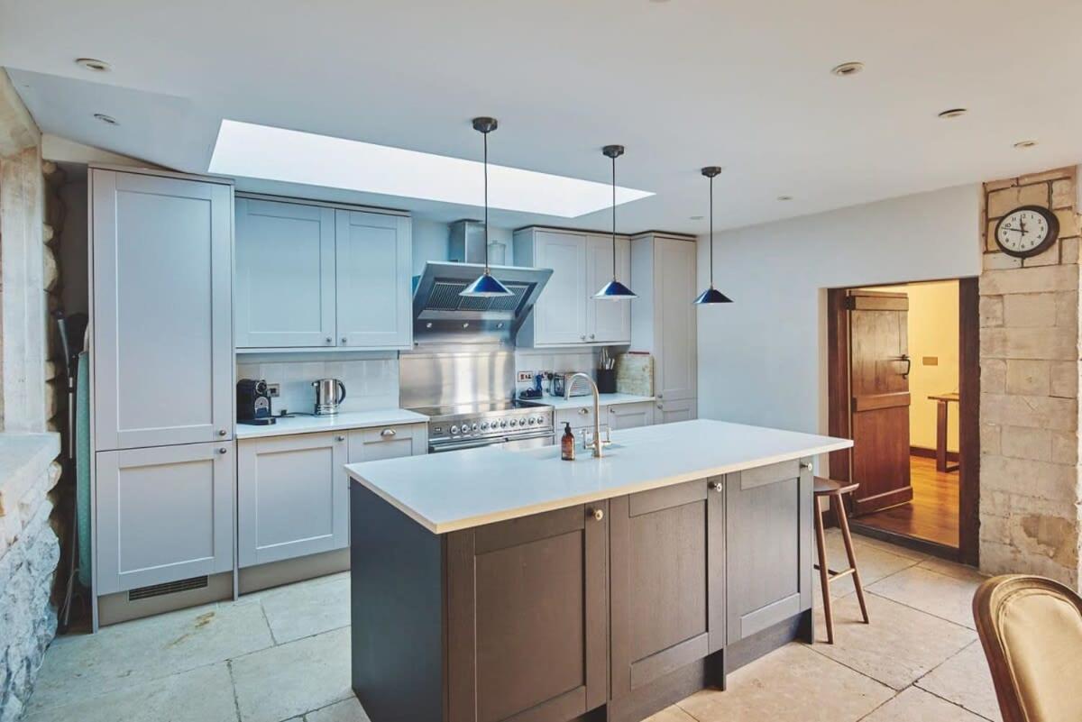 Large Stylish Luxury Cotswold Cottage - Ideal For Families, W/ Ev Charging Andoversford Zewnętrze zdjęcie