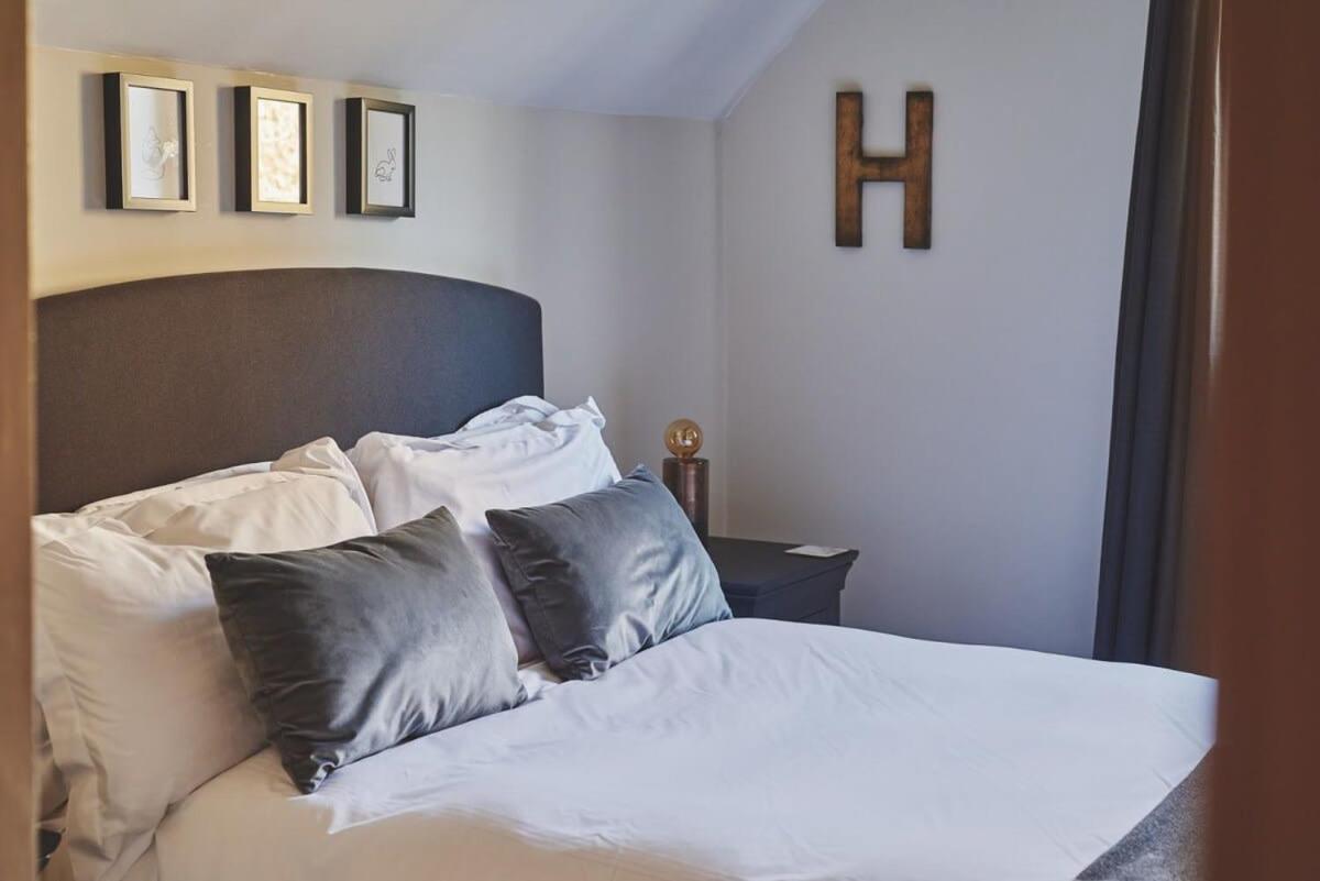 Large Stylish Luxury Cotswold Cottage - Ideal For Families, W/ Ev Charging Andoversford Zewnętrze zdjęcie
