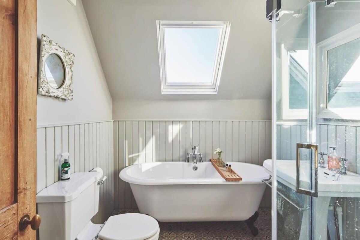 Large Stylish Luxury Cotswold Cottage - Ideal For Families, W/ Ev Charging Andoversford Zewnętrze zdjęcie