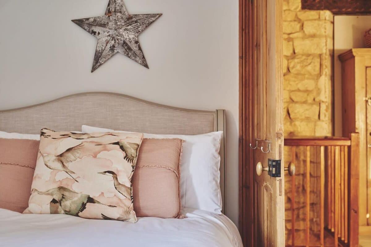 Large Stylish Luxury Cotswold Cottage - Ideal For Families, W/ Ev Charging Andoversford Zewnętrze zdjęcie