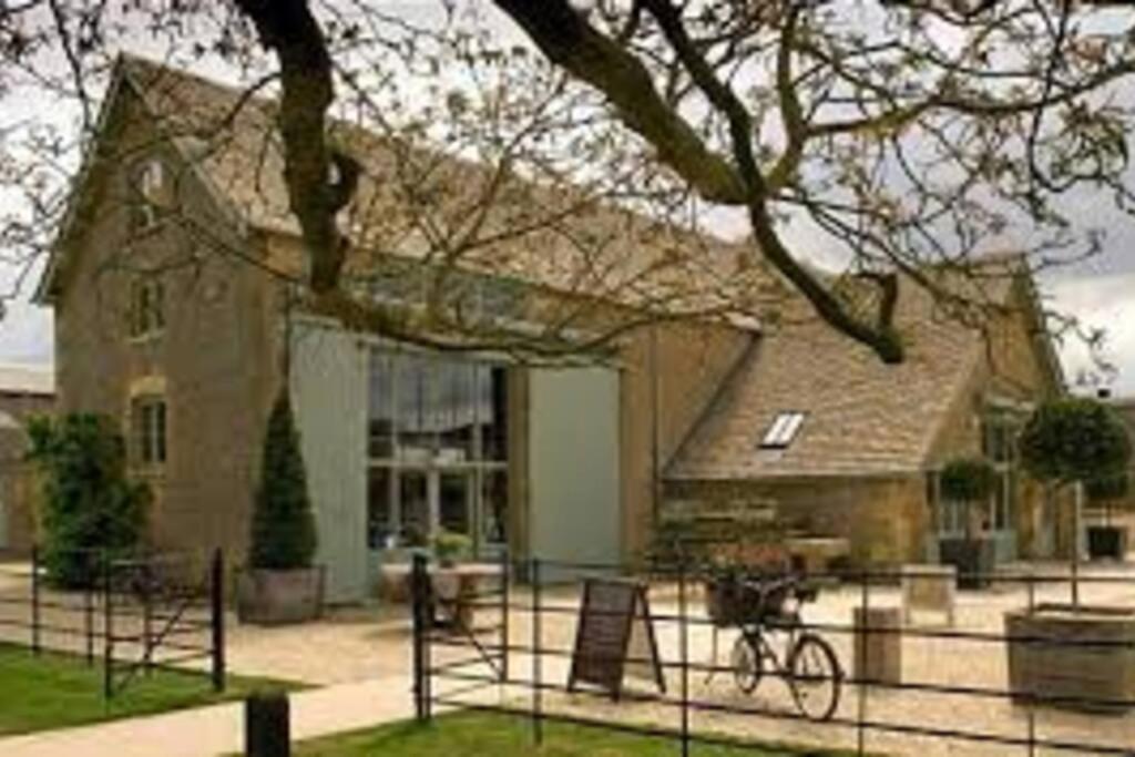 Large Stylish Luxury Cotswold Cottage - Ideal For Families, W/ Ev Charging Andoversford Zewnętrze zdjęcie