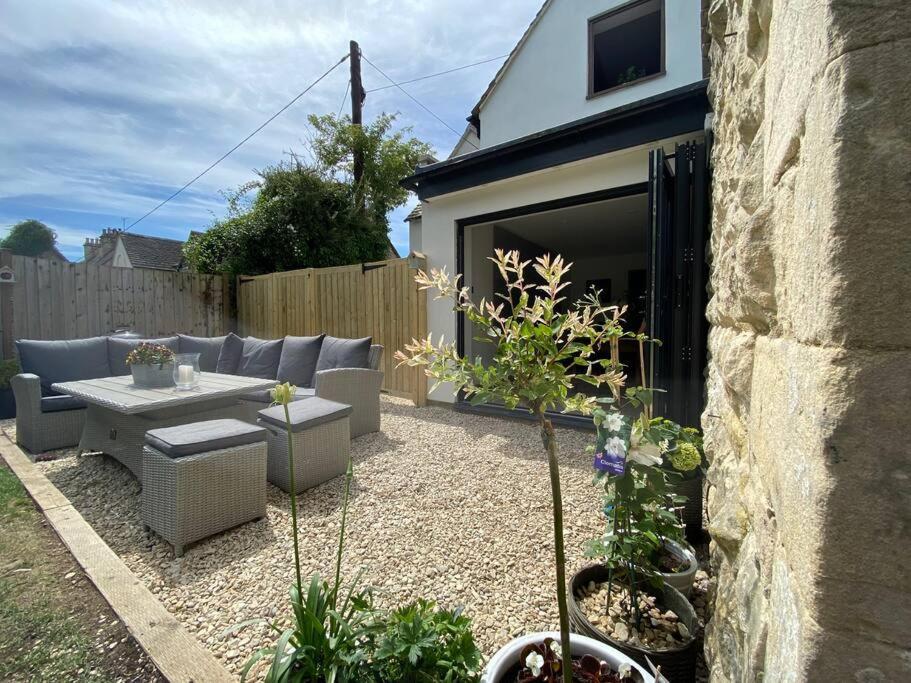 Large Stylish Luxury Cotswold Cottage - Ideal For Families, W/ Ev Charging Andoversford Zewnętrze zdjęcie